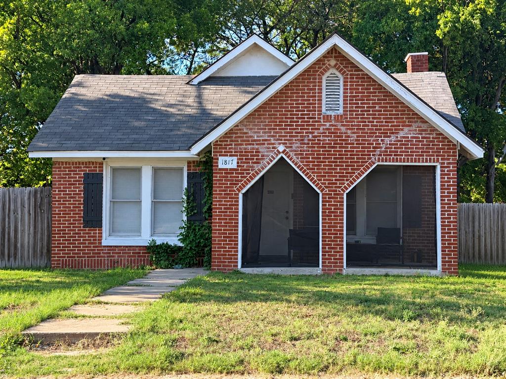 1817 Seneca Avenue Property Photo 1