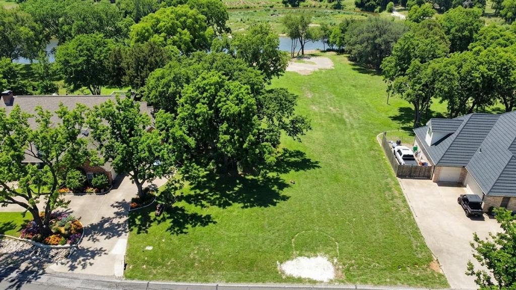 8820 Ravenswood Road Property Photo 3