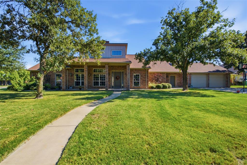 800 Cottonwood Court Property Photo 1