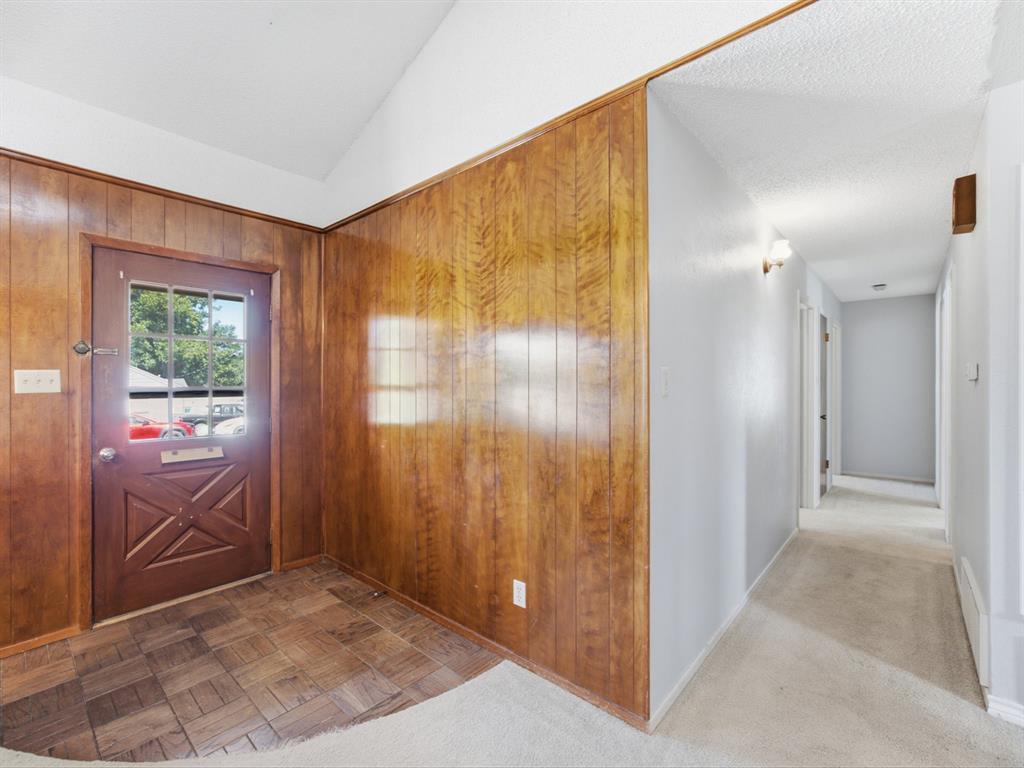 101 W Park Street Property Photo 13