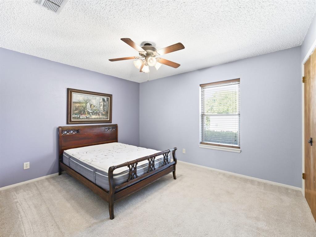 101 W Park Street Property Photo 18