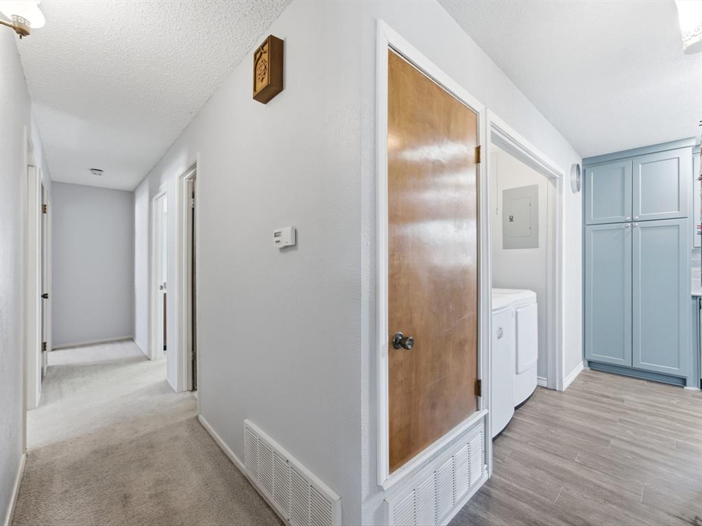 101 W Park Street Property Photo 23