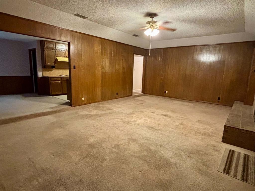 2112 River Bend Road Property Photo 9