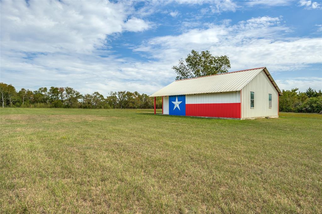 279 Lakeview Drive Property Photo 4