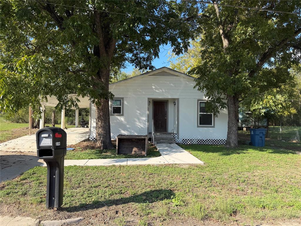 1003 E Main Street Property Photo 1
