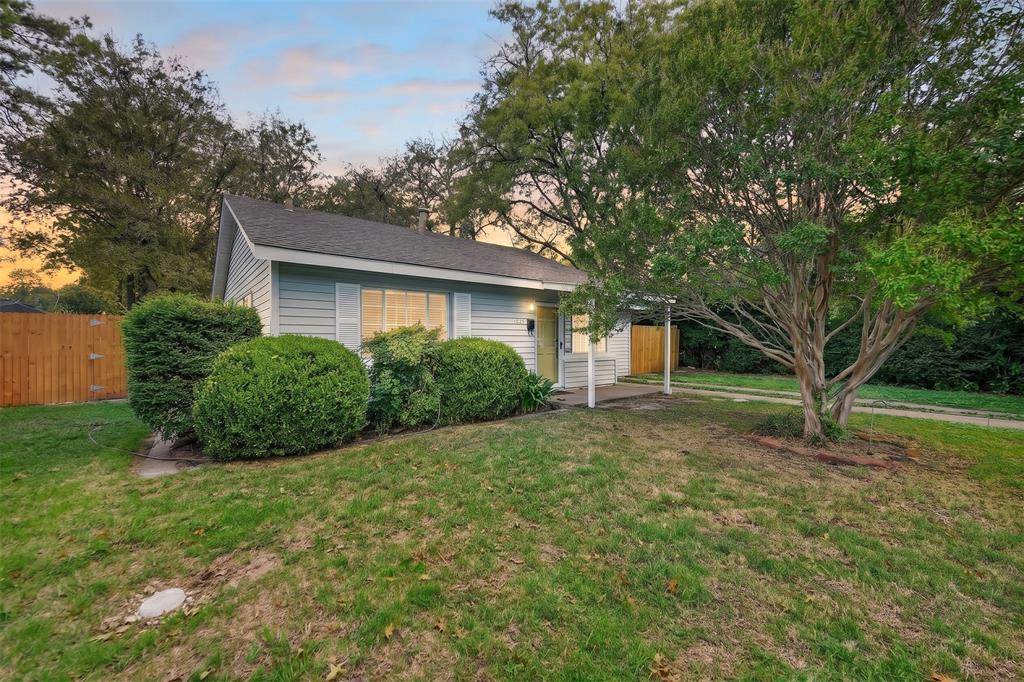 1029 Coit Street Property Photo 1