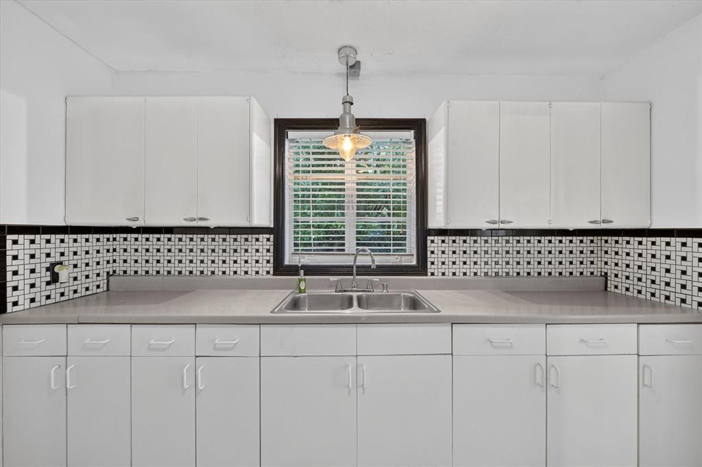 1029 Coit Street Property Photo 4