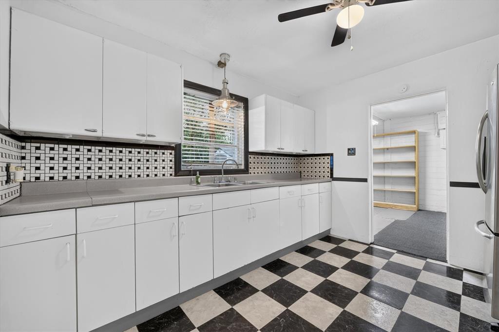 1029 Coit Street Property Photo 6