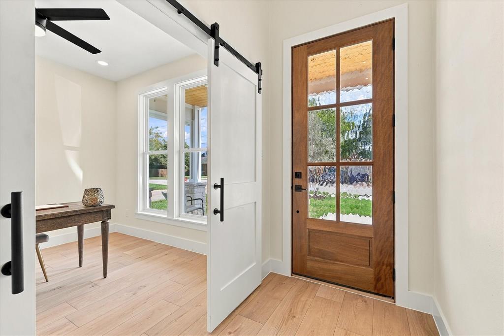 144 College Street Property Photo 3