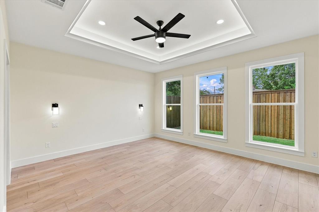 144 College Street Property Photo 16