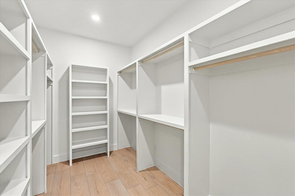 144 College Street Property Photo 18