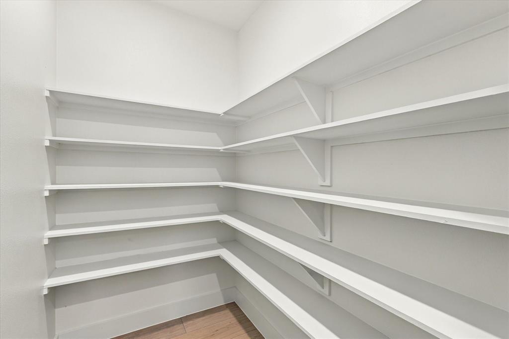 144 College Street Property Photo 21