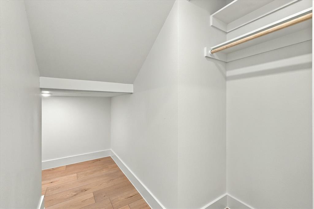 144 College Street Property Photo 22