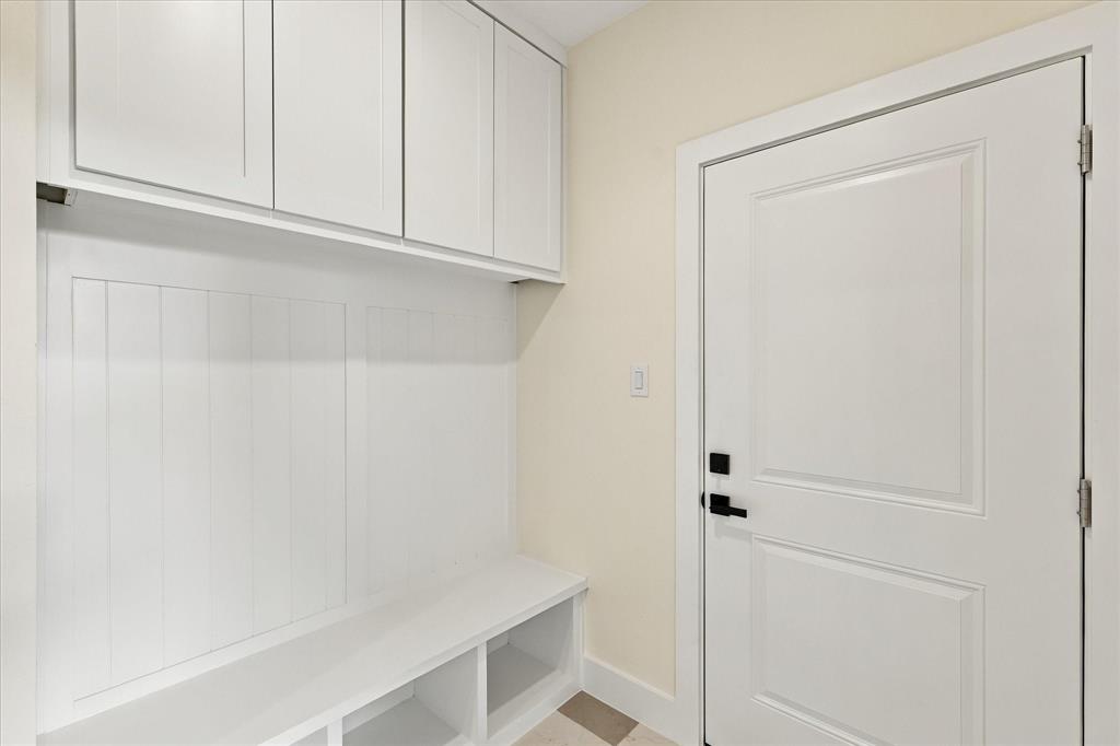 144 College Street Property Photo 23