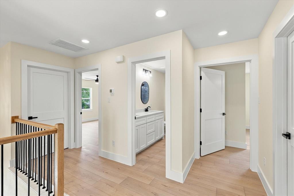 144 College Street Property Photo 26