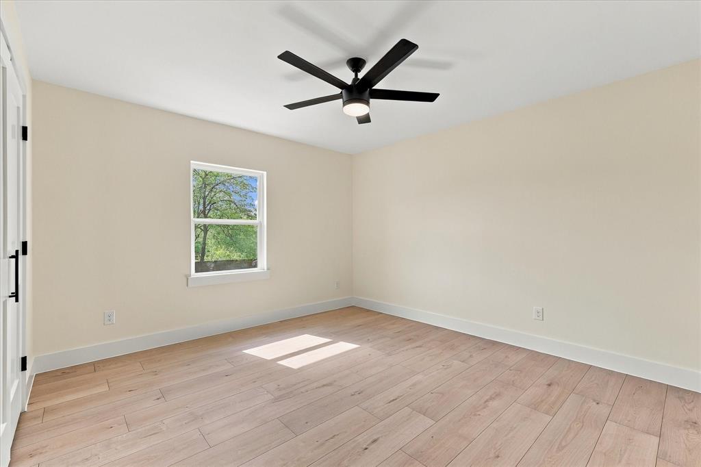 144 College Street Property Photo 28