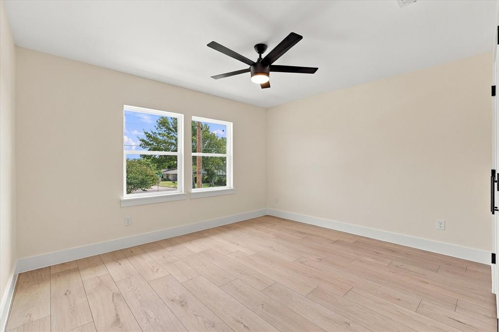 144 College Street Property Photo 30