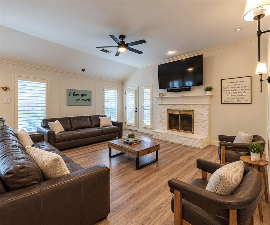 6005 Shiner Drive Property Photo 1