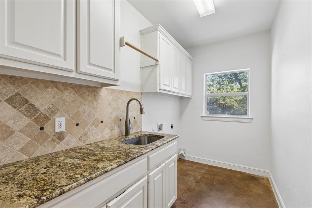 951 Oak Hill Court Property Photo 14