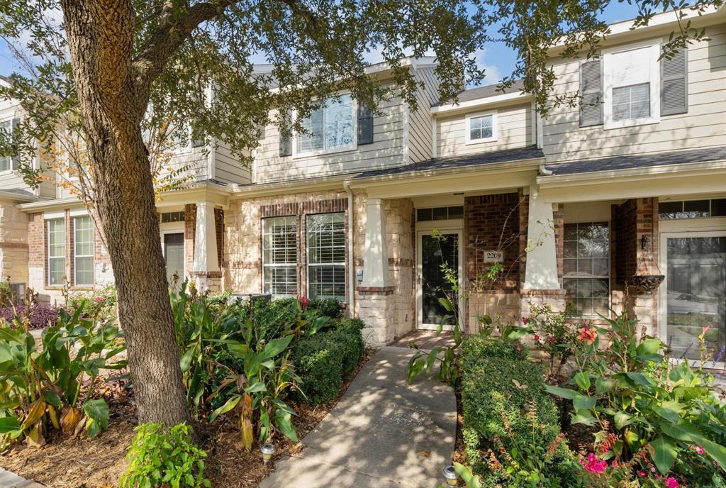 2209 Stonepark Place Property Photo 1