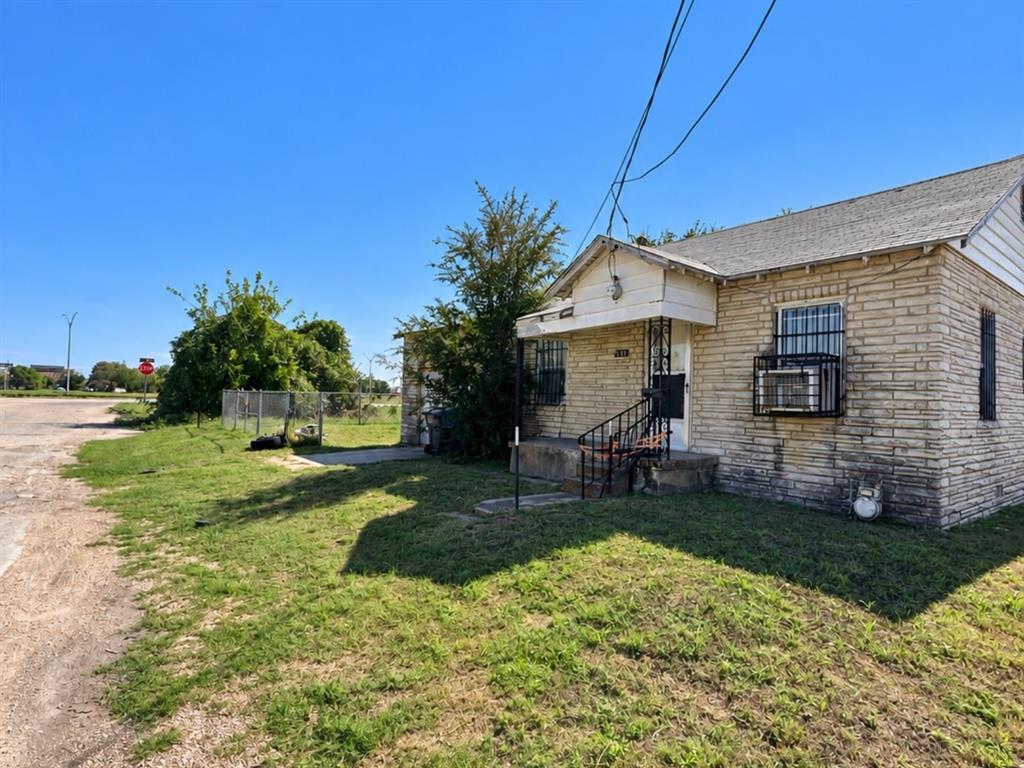 207 E Church Street Property Photo 2