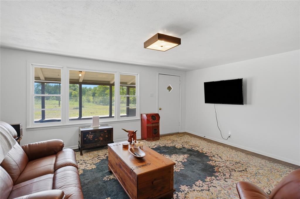 517 County Road 1364 Property Photo 32