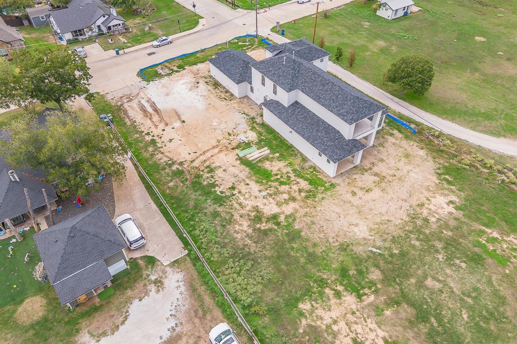 601 Dallas Drive Property Photo 2