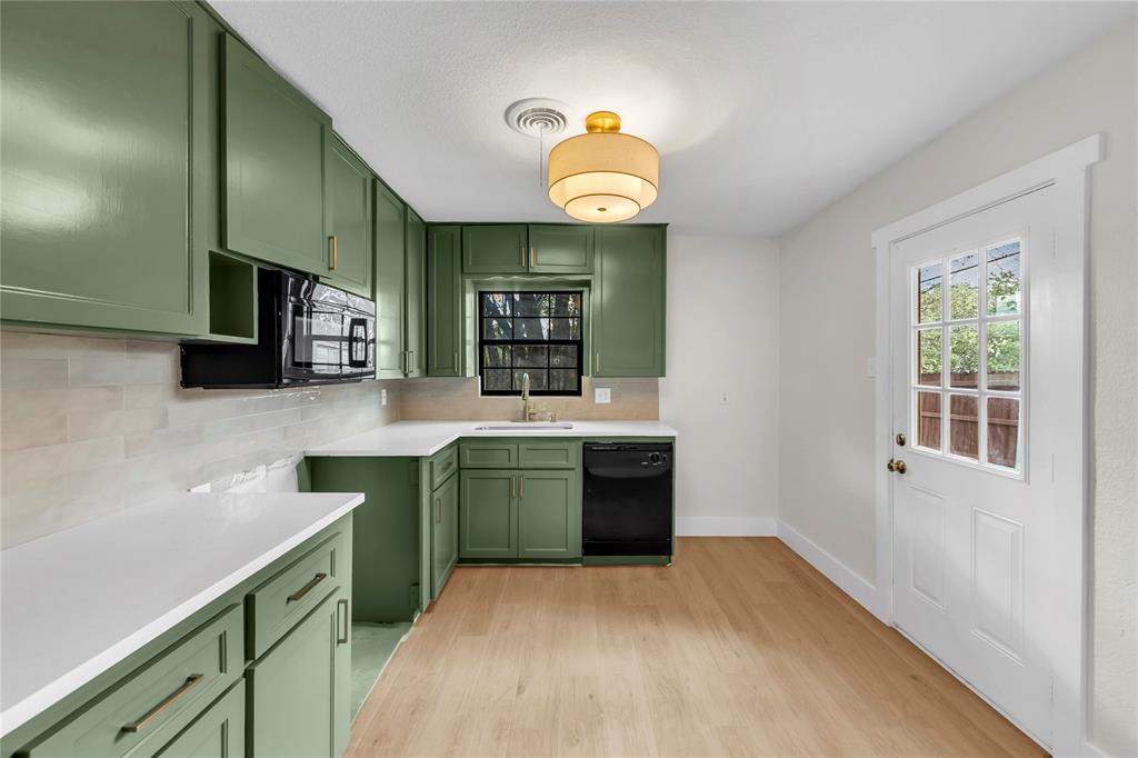 4400 Mckibben Street Property Photo 1