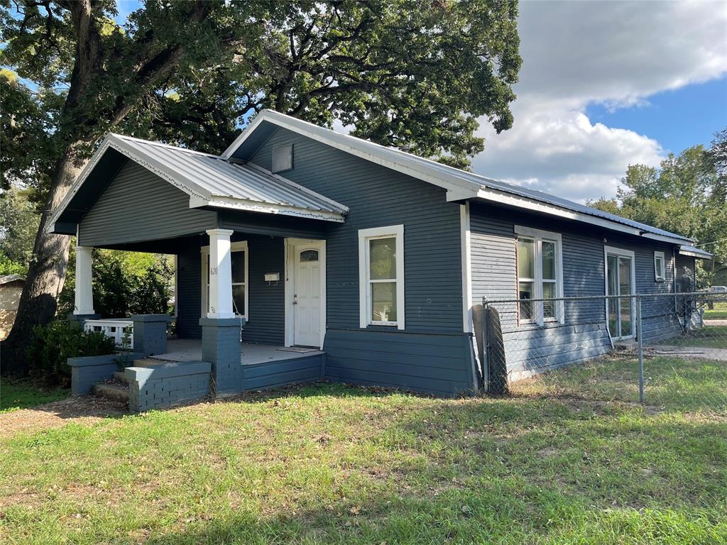 620 Maple Street Property Photo 1