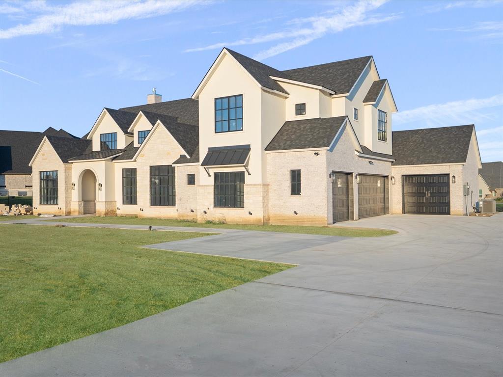 2901 Grassland Court Property Photo 7