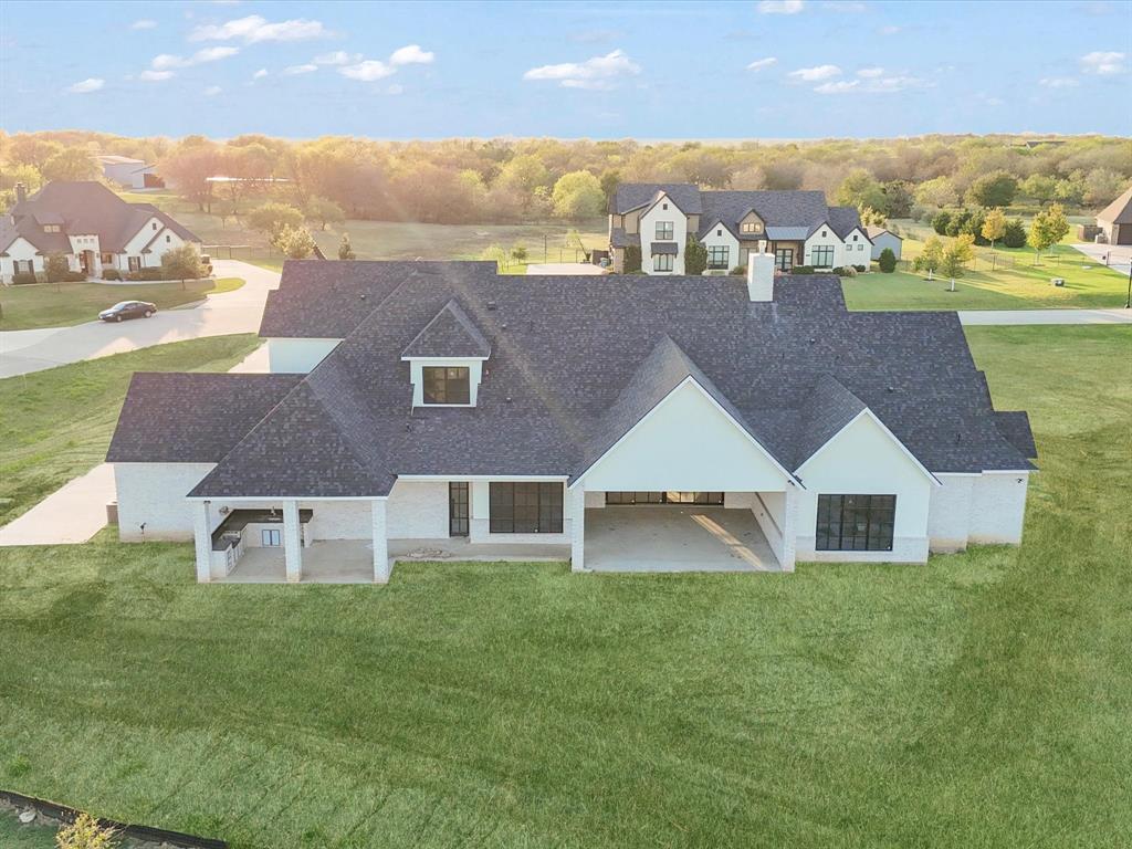 2901 Grassland Court Property Photo 12