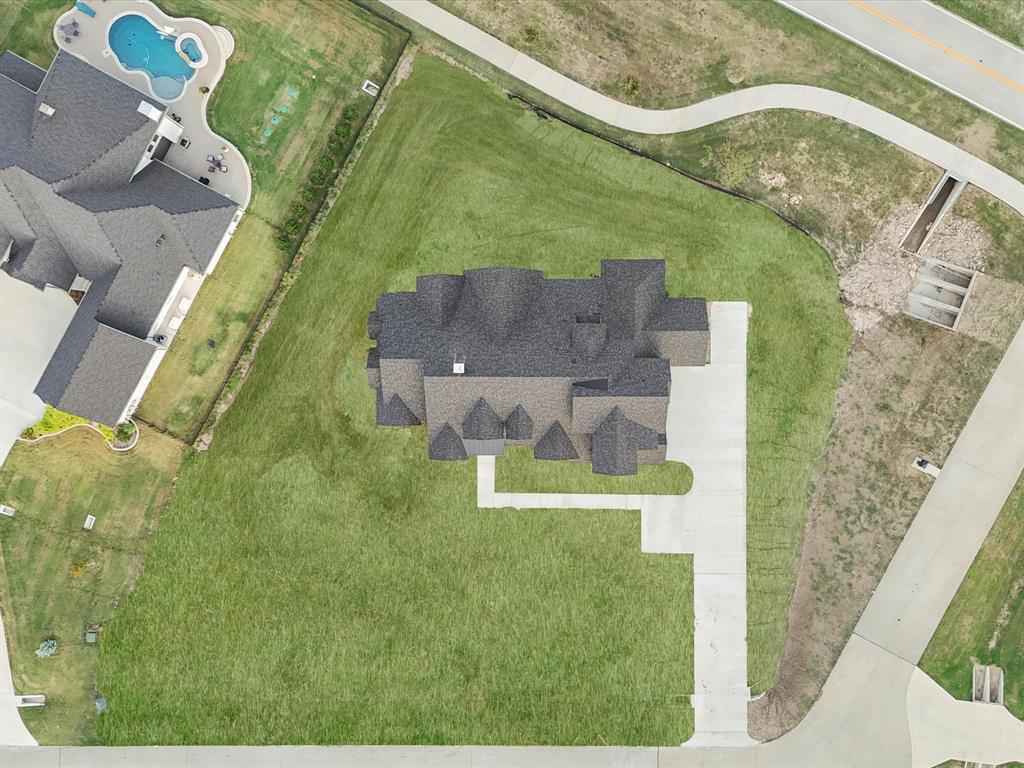 2901 Grassland Court Property Photo 14