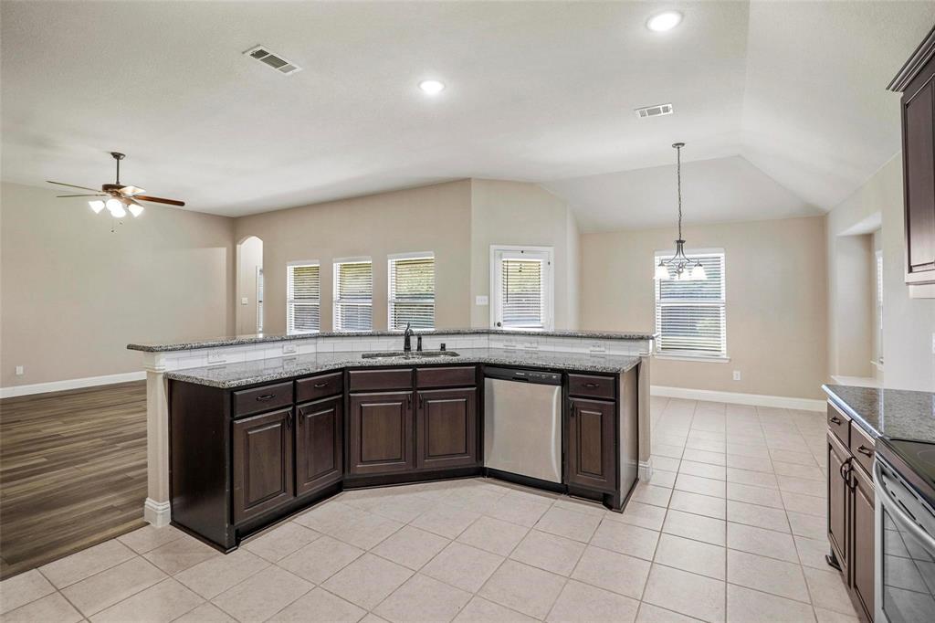 172 Landsdale Circle Property Photo 4