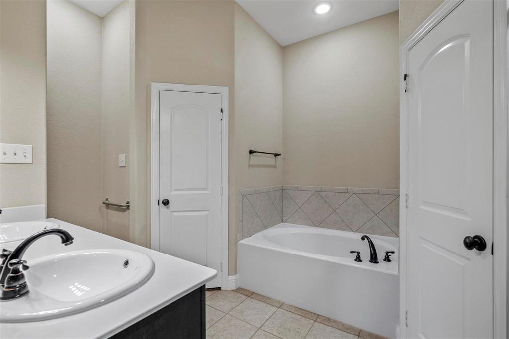 172 Landsdale Circle Property Photo 15