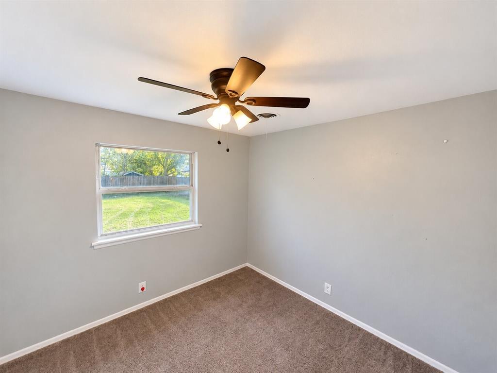 761 Thomas Avenue Property Photo 5