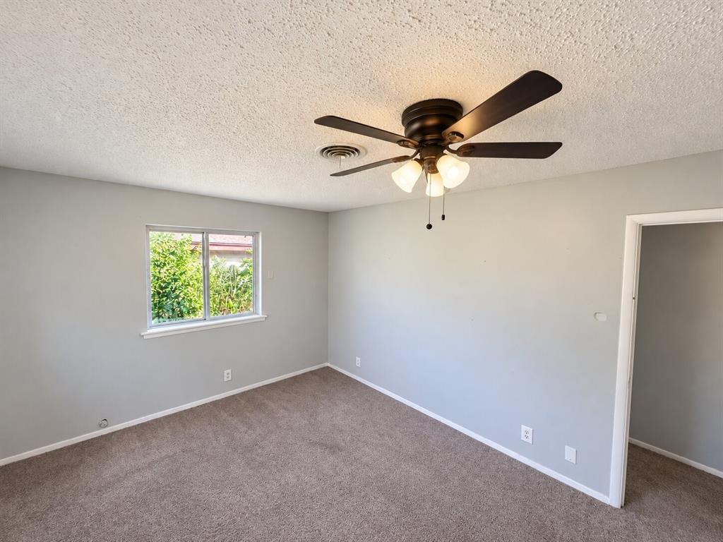 761 Thomas Avenue Property Photo 8