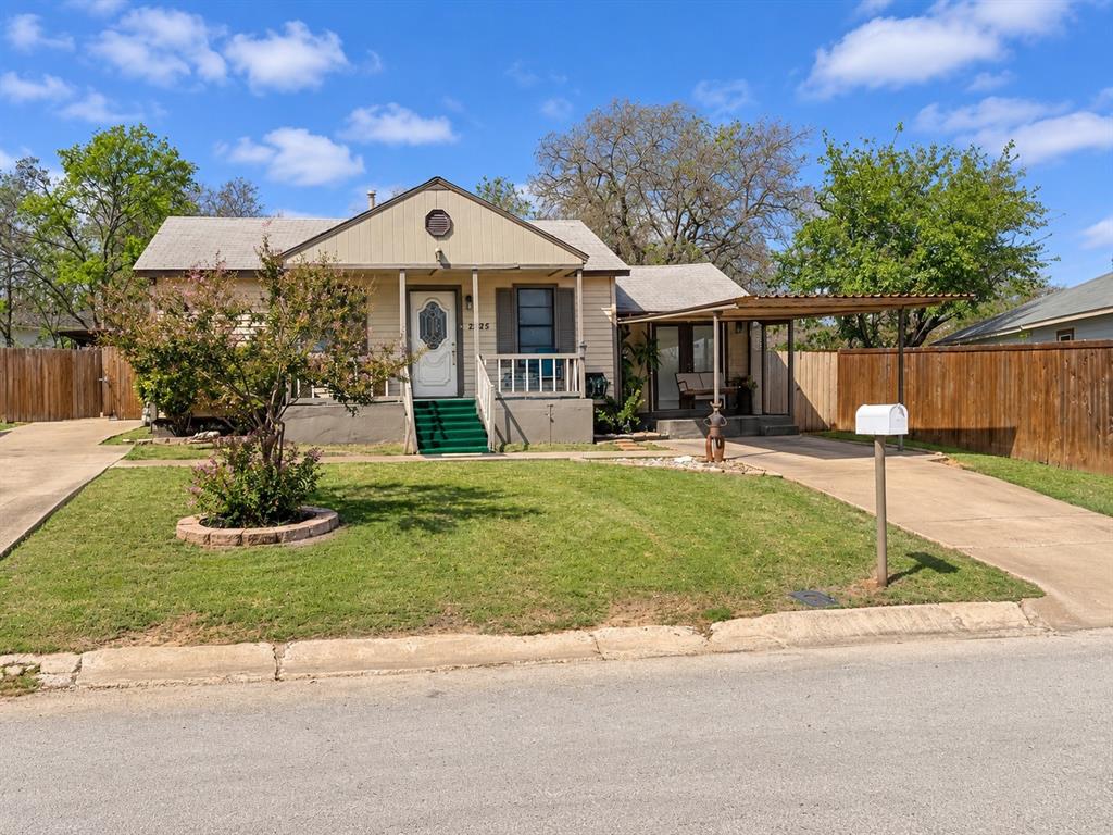2725 San Benito Street Property Photo 1