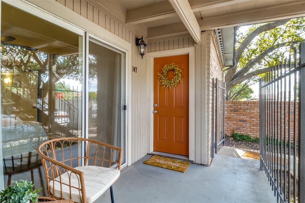 5326 Fleetwood Oaks Avenue 147 Property Photo 1