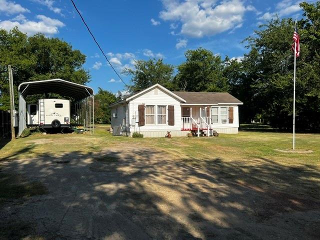 888 Farm Road 900 Property Photo 1