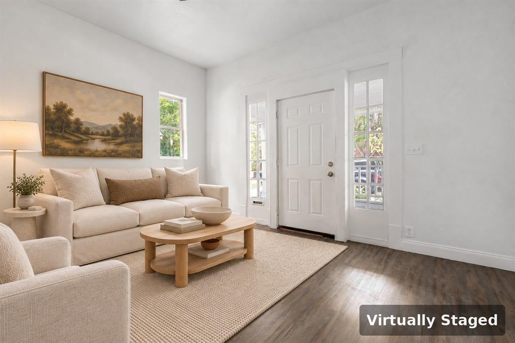 1416 S Travis Street Property Photo 1