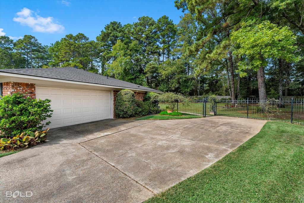 2506 Prestwick Court Property Photo 6