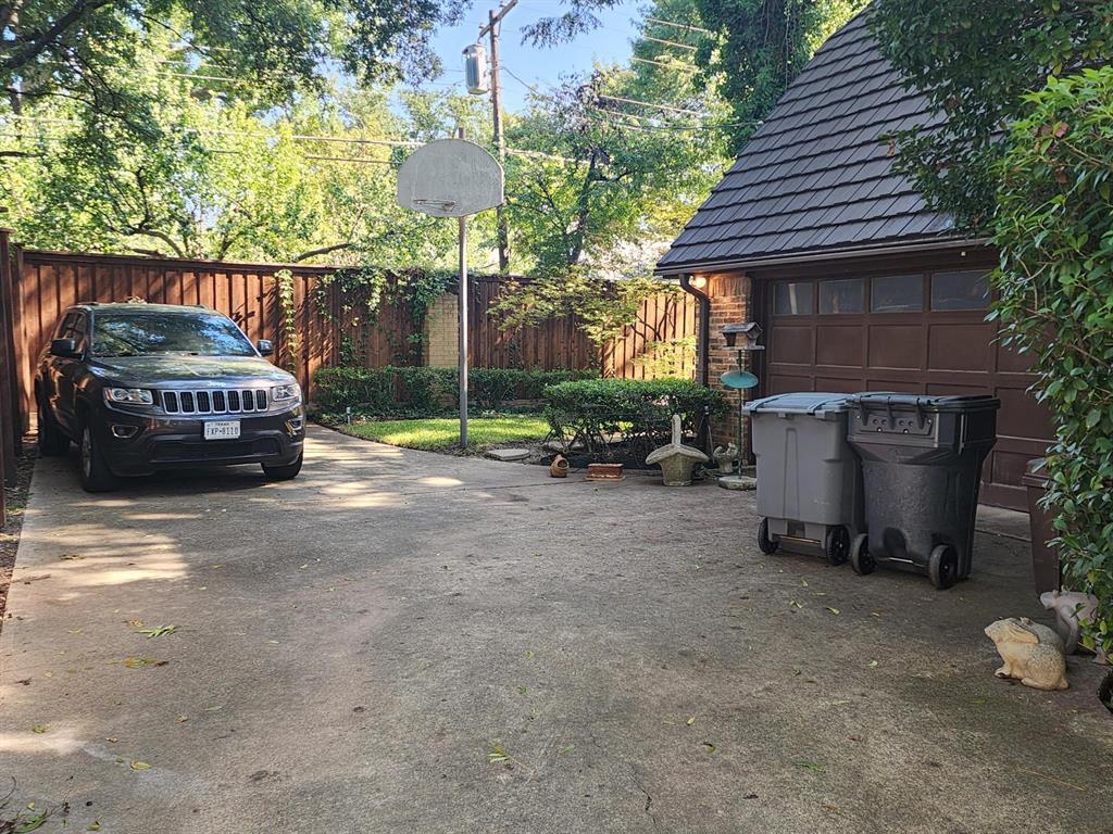 6510 Covecreek Place Property Photo 4