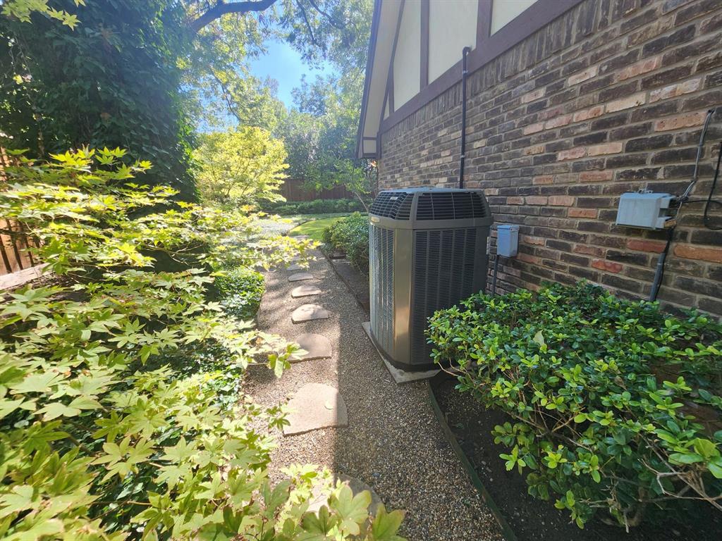 6510 Covecreek Place Property Photo 6