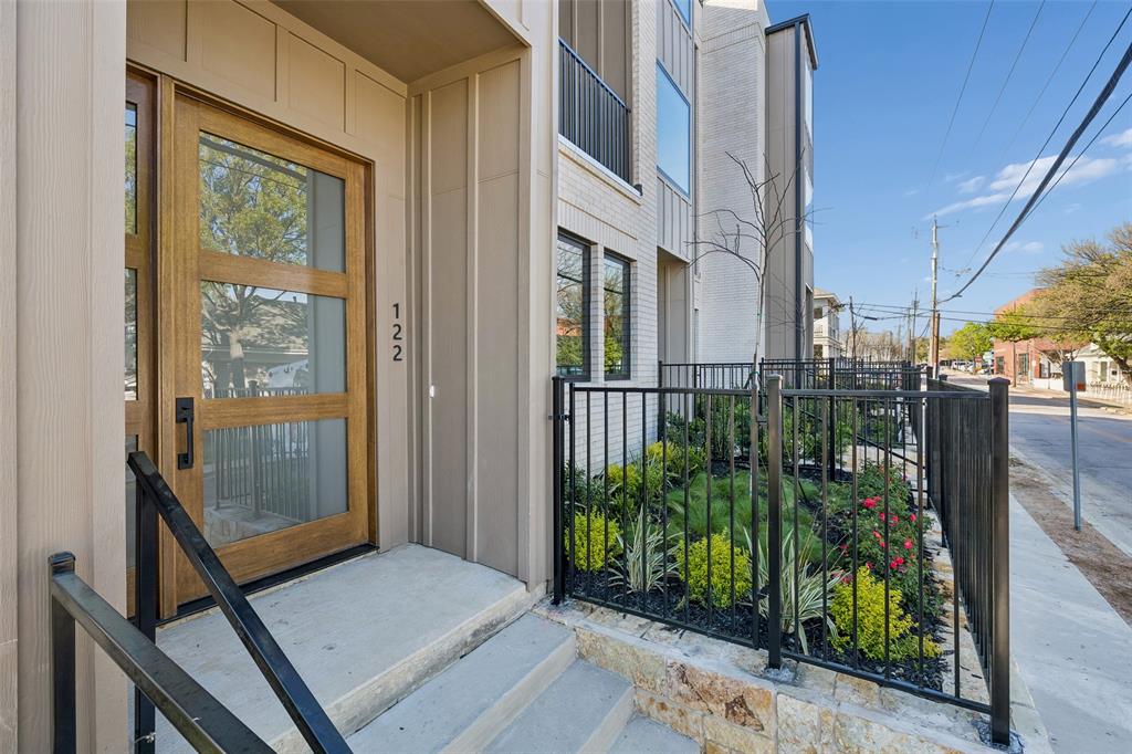 122 S Church Street Property Photo 3