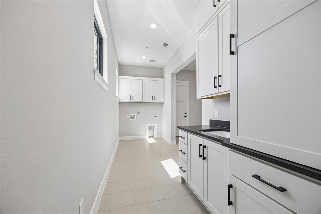 122 S Church Street Property Photo 11
