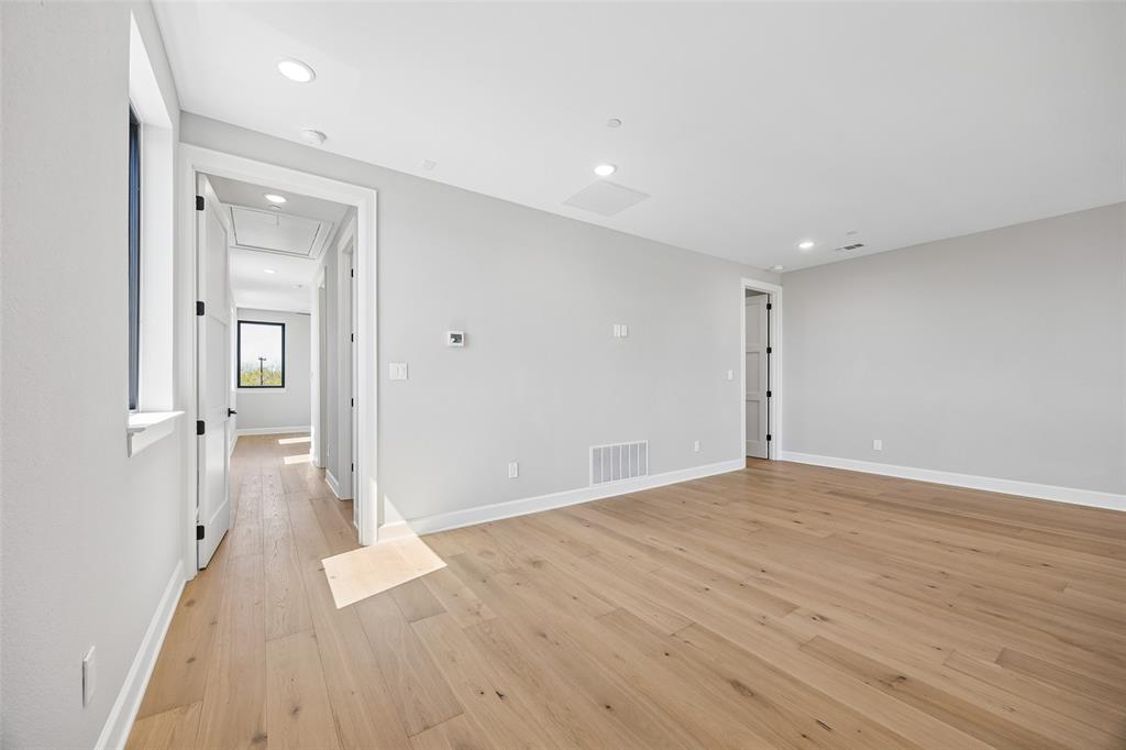 122 S Church Street Property Photo 30