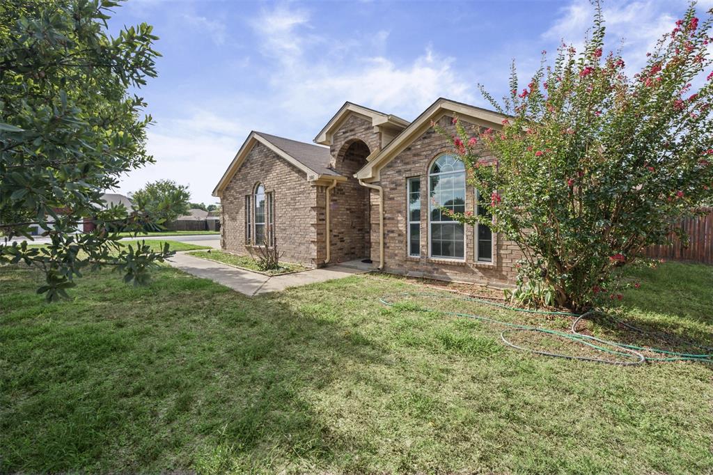 301 Wintergreen Court Property Photo 1