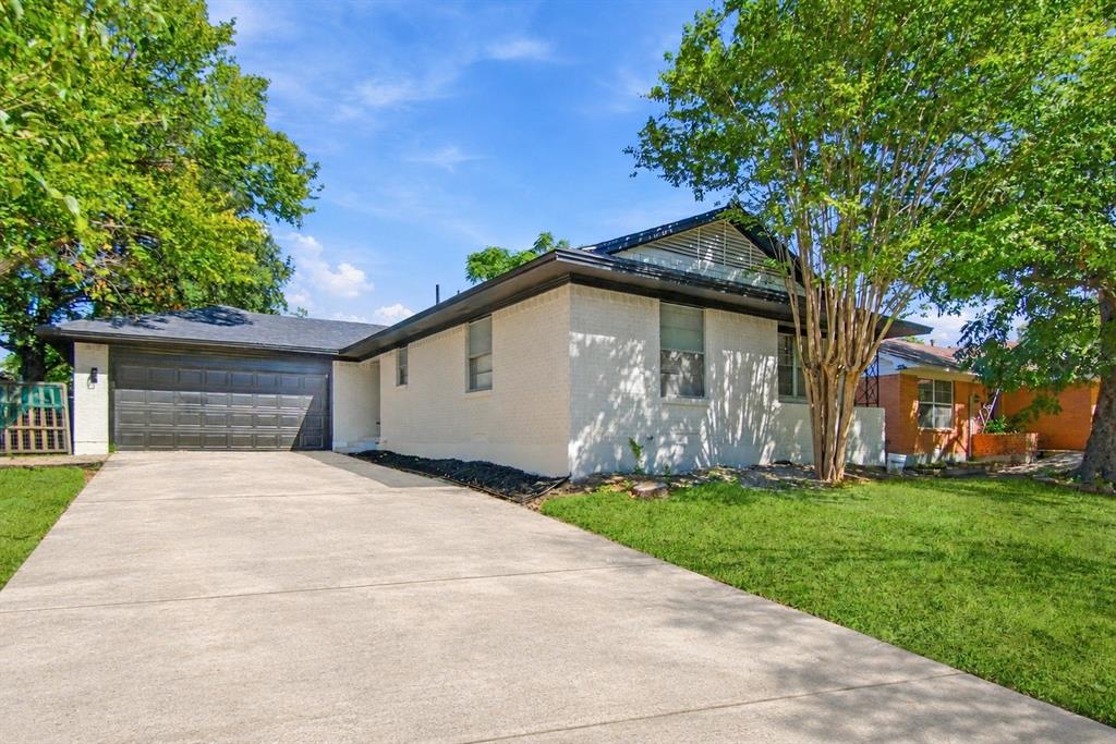 3049 Latham Drive Property Photo 1