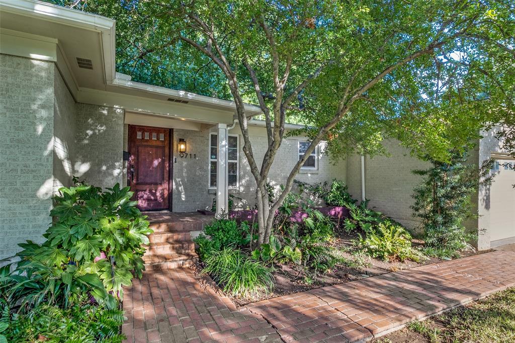 9711 E Lake Highlands Drive Property Photo 1