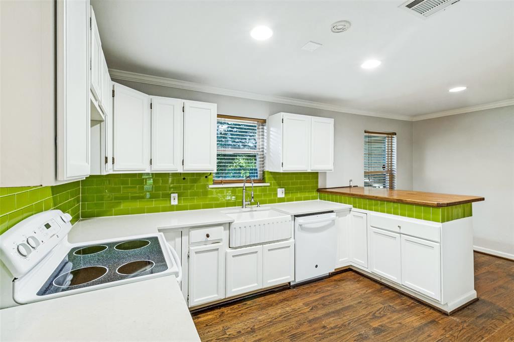 9711 E Lake Highlands Drive Property Photo 11